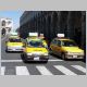 3. de typische gele koekendozen, kleine taxis die rijden gelijk zot.JPG